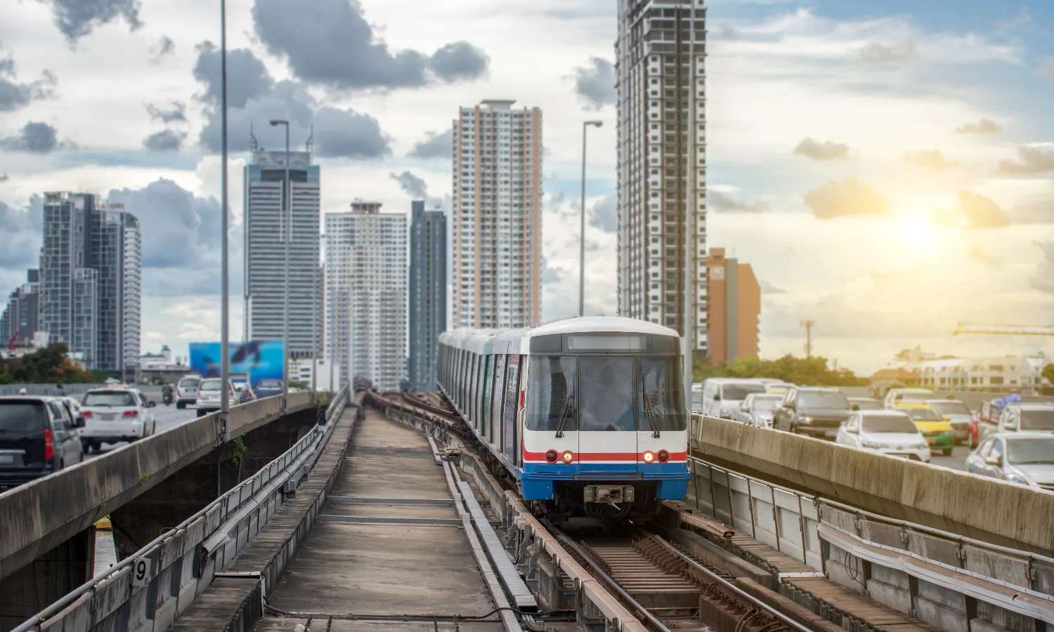 bts skytrain bangkok