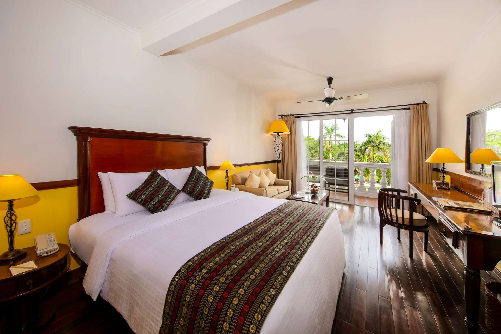 Không gian phòng Deluxe Double tại Victoria Can Tho Resort