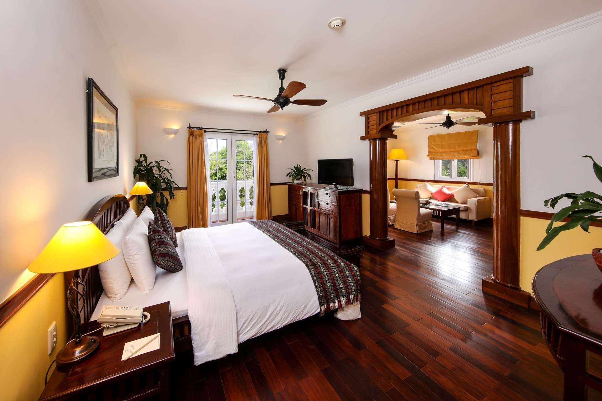 Không gian phòng Suite Double tại Victoria Can Tho Resort