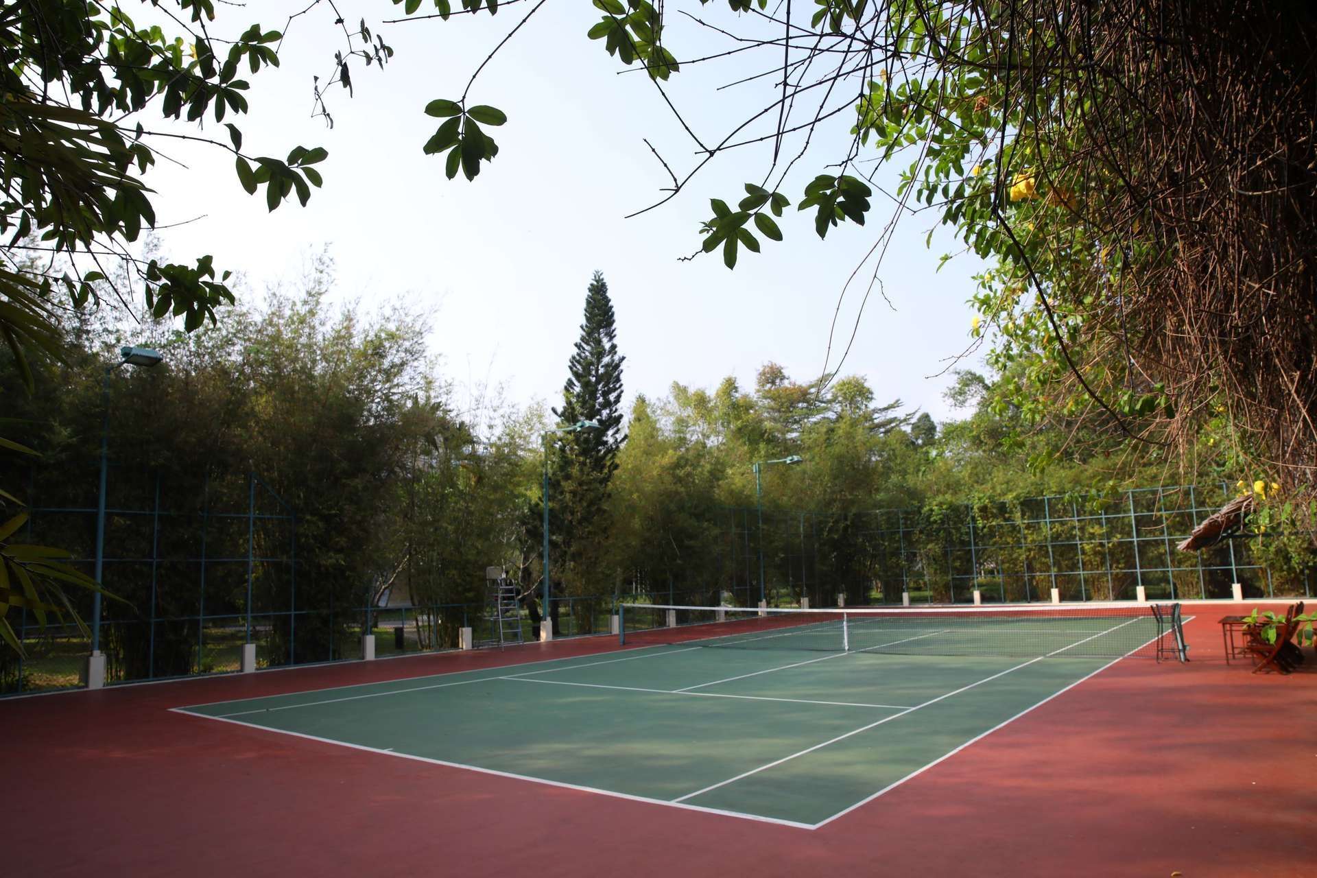 Sân tennis tại Victoria Can Tho Resort