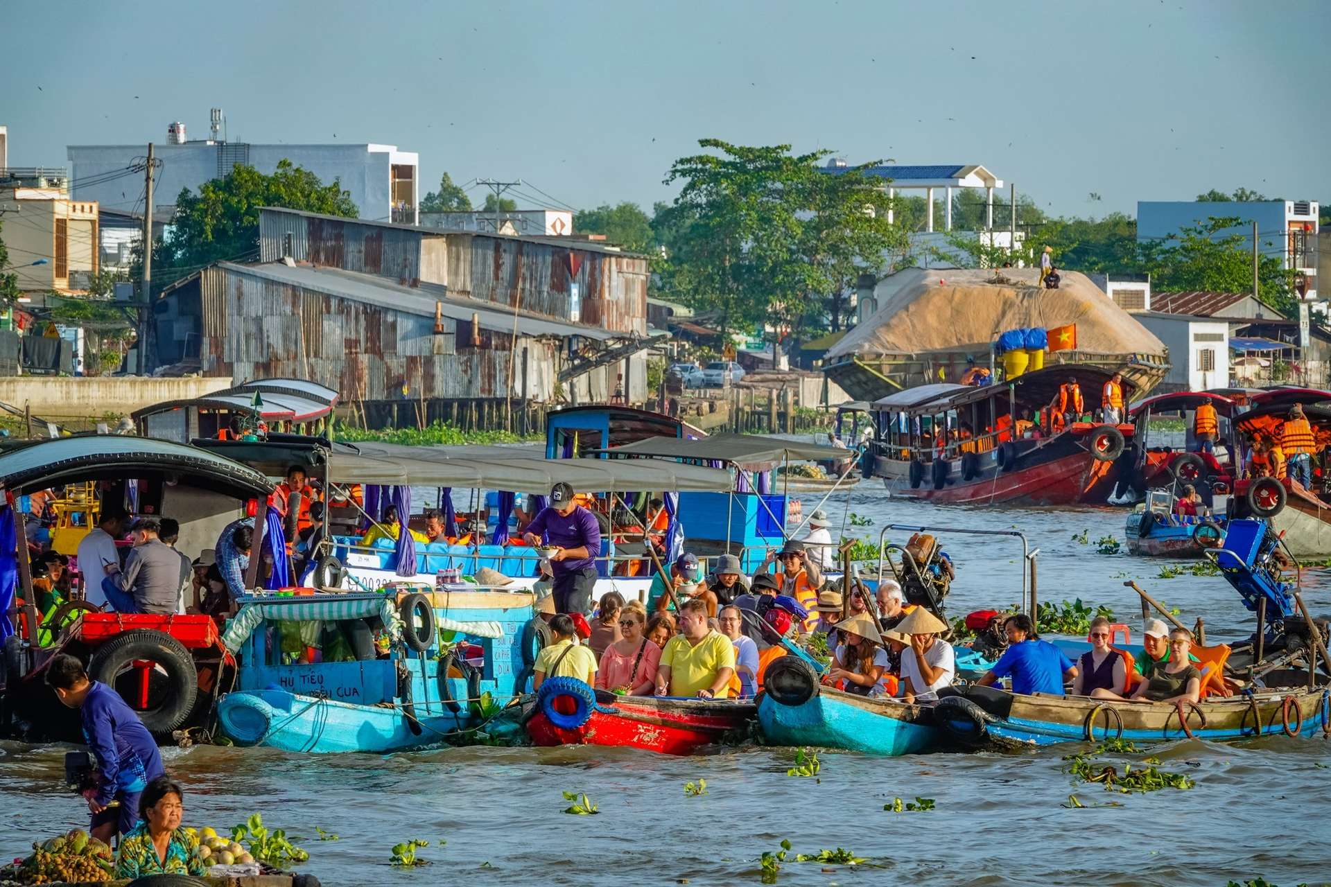 Vẻ đẹp đầy màu sắc của chợ nổi Cái Răng