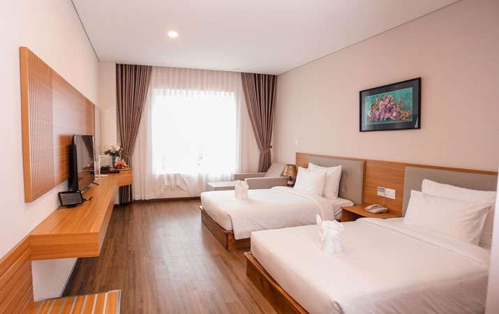 Không gian phòng Deluxe Twin tại Elephants Hotel