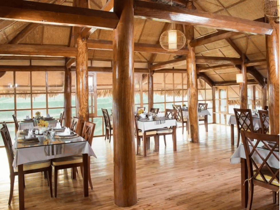 Nhà hàng 360° tại Topas Ecolodge