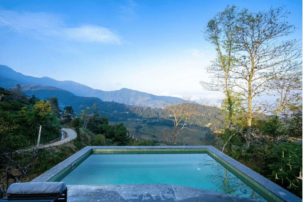 Bể bơi vô cực trên núi độc đáo tại Topas Ecolodge