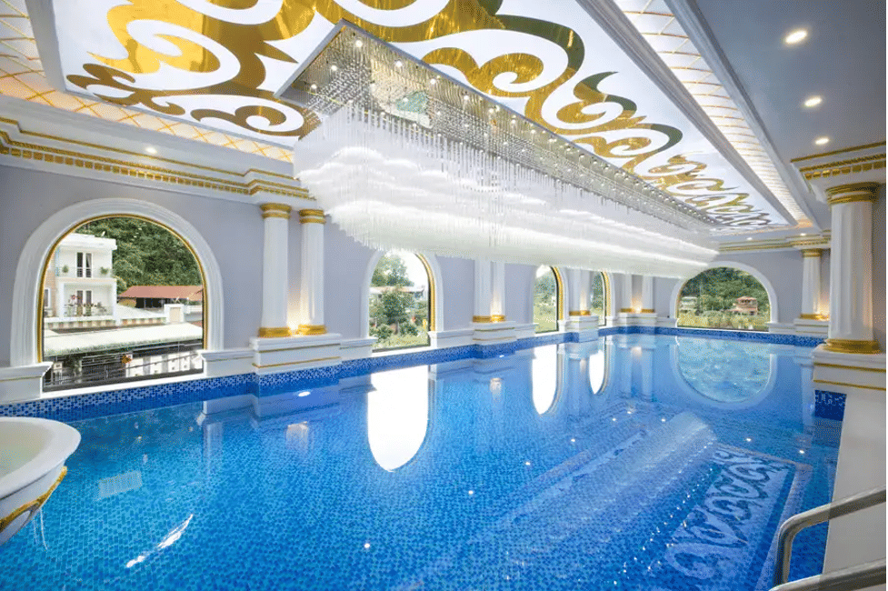 Bể bơi bốn mùa Mường Lèo của Glenda Tower Moc Chau Hotel