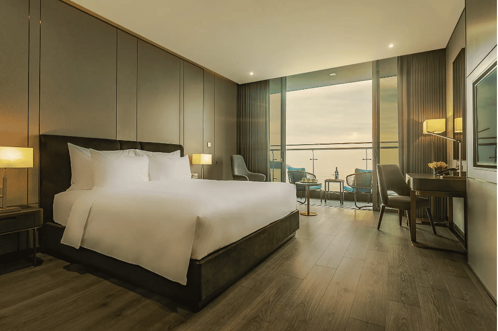 Hạng phòng Premier Double Oceanfront tại Le Sands Oceanfront Danang Hotel