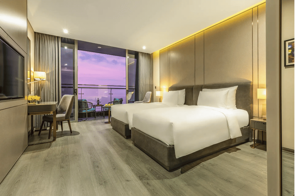 Hạng phòng Premier Twin Oceanfront tại Le Sands Oceanfront Danang Hotel