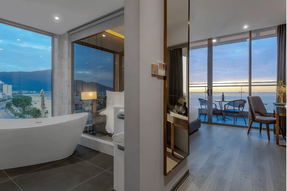 3 Bedroom Residence Oceanfront tại Le Sands Oceanfront Danang Hotel