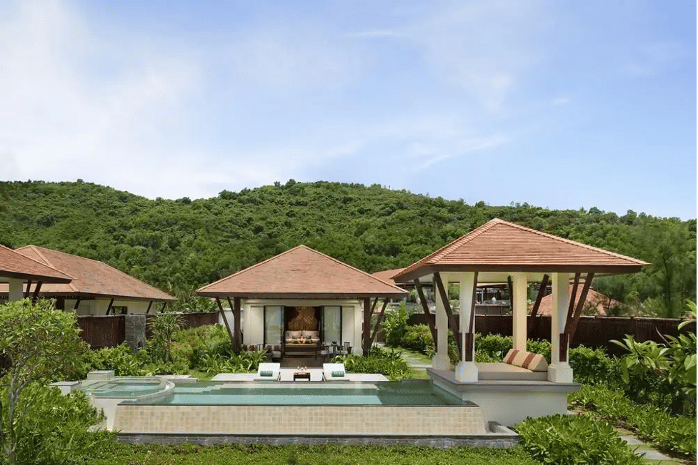 Hạng phòng Beach Pool Villa của Banyan Tree Lang Co