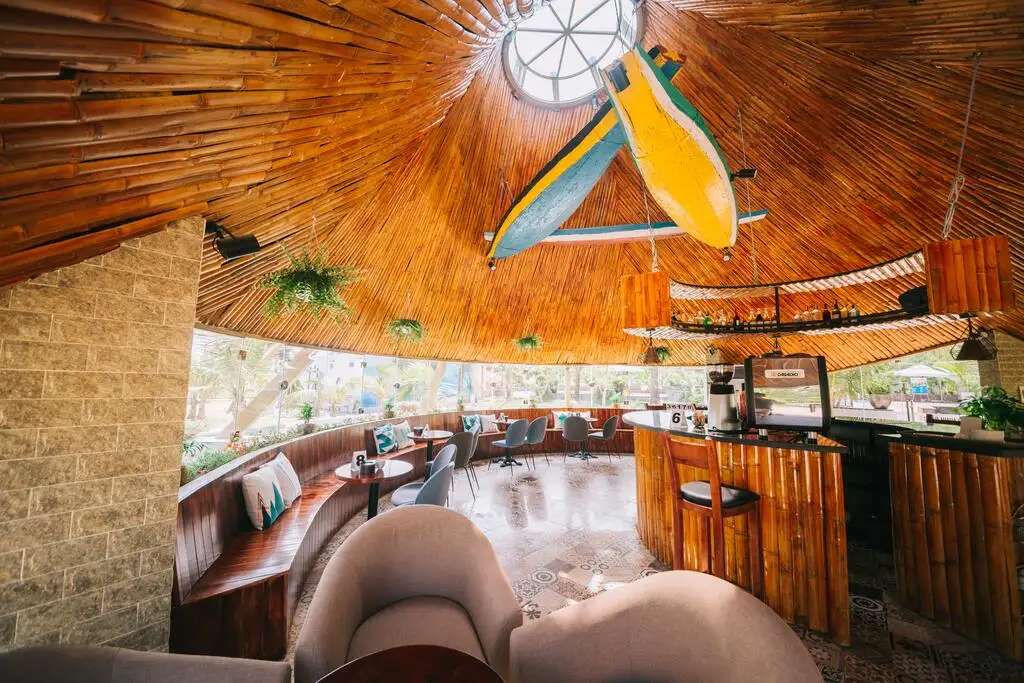 Iris Bar & Café tại Celina Peninsula Resort