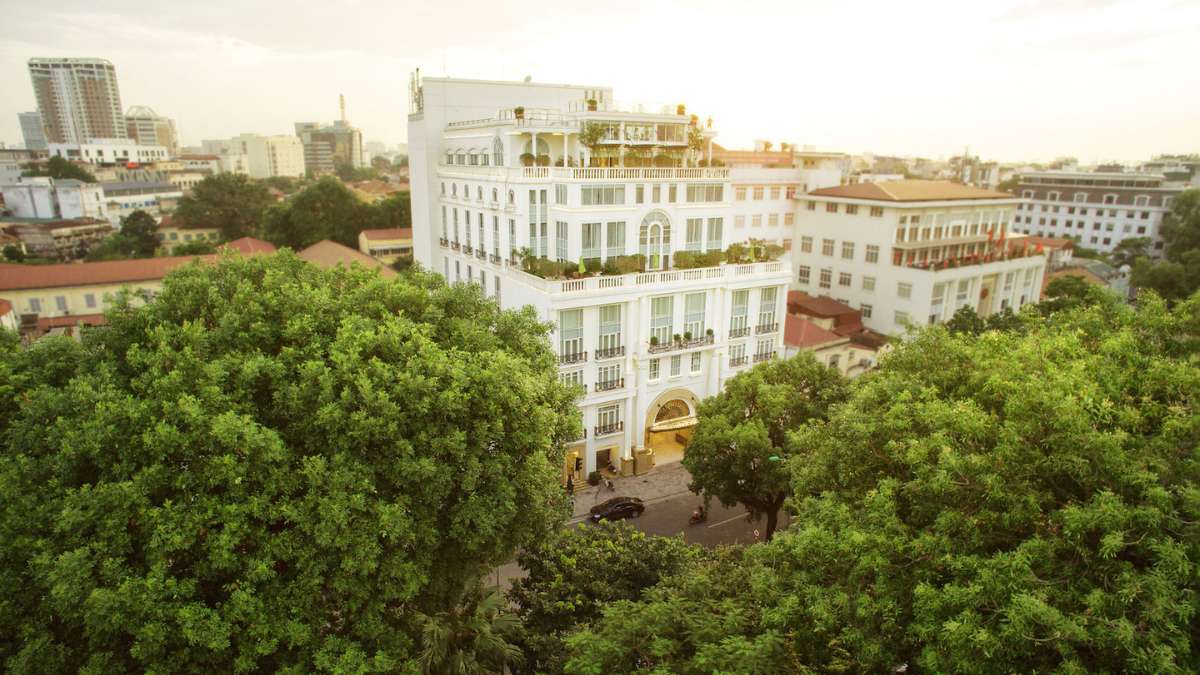 Khách sạn Apricot Hotel Hanoi tọa lạc tại vị trí đắt đỏ ở Hà Nội