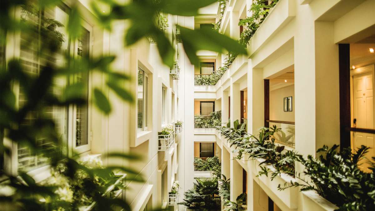 Giếng trời bên trong Apricot Hotel Hanoi