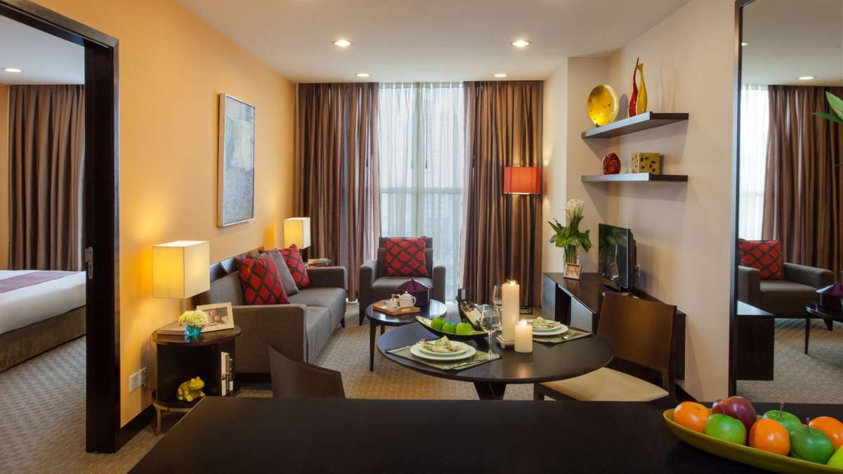 Gian phòng khách của Executive 1 Bedroom tại Somerset Hoa Binh Hanoi