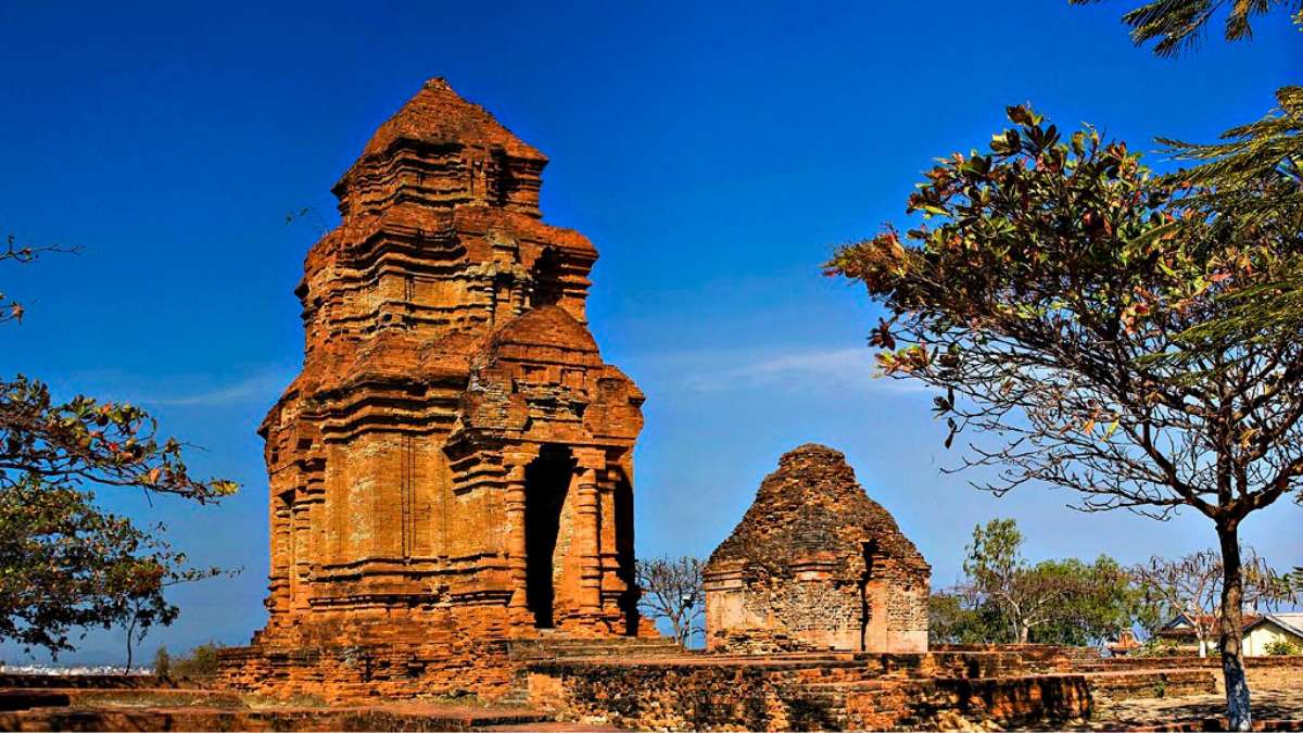 Tháp Chăm Poshanư tại Phan Thiết