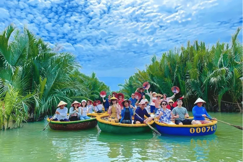 Tham quan rừng dừa Bảy Mẫu bằng thuyền thúng