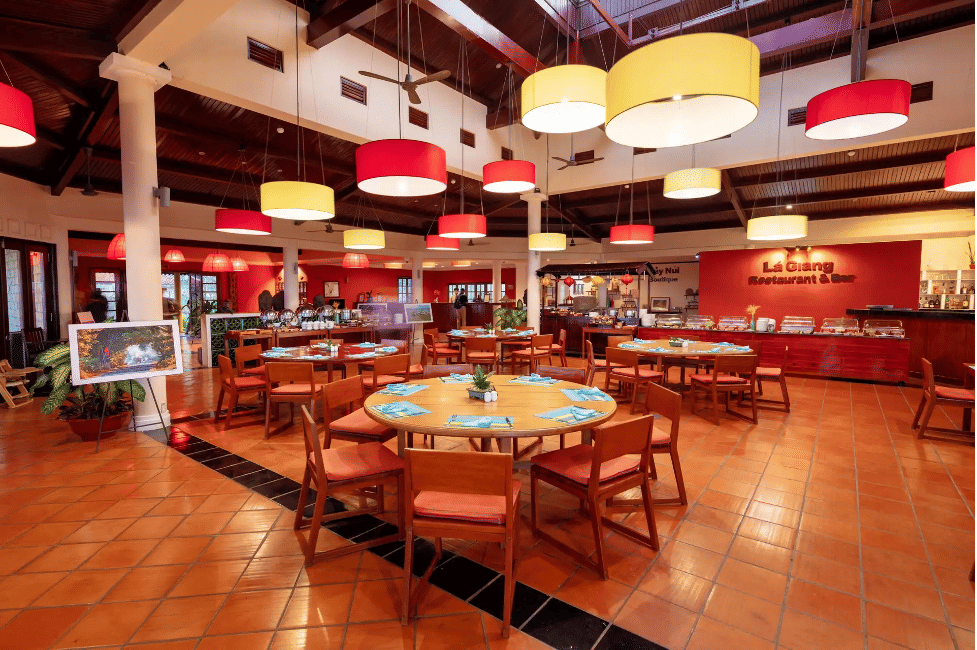 Không gian Nhà hàng Lá Giang tại Victoria Nui Sam Lodge