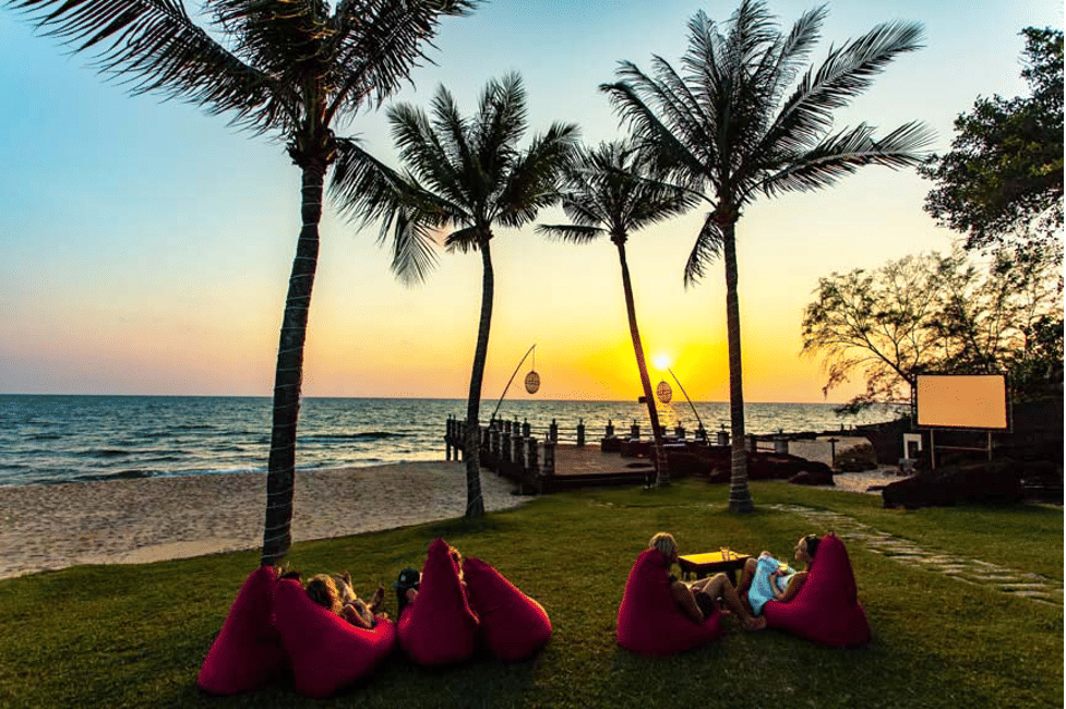 Không gian Ghe Bar tại Chen Sea Resort & Spa