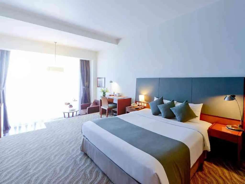 Phòng Deluxe tại khách sạn Novotel Nha Trang