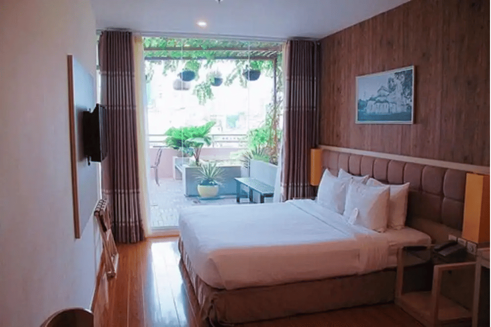 GK Central Hotel phòng Signature Double 1 Queen Bed City View