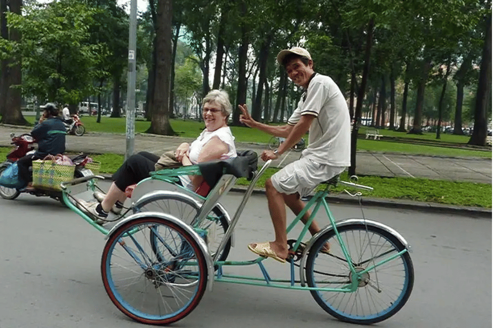 Tour tham quan Sài Gòn và Phố người Hoa - Tour 1 ngày của SST Travel