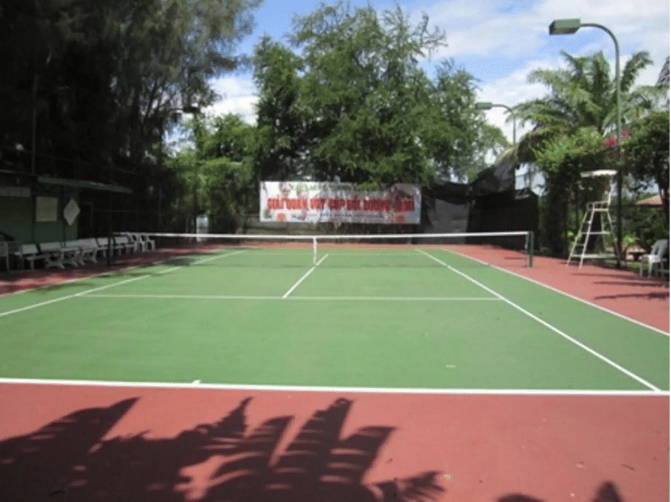 Sân tennis tại Doi Duong Hotel