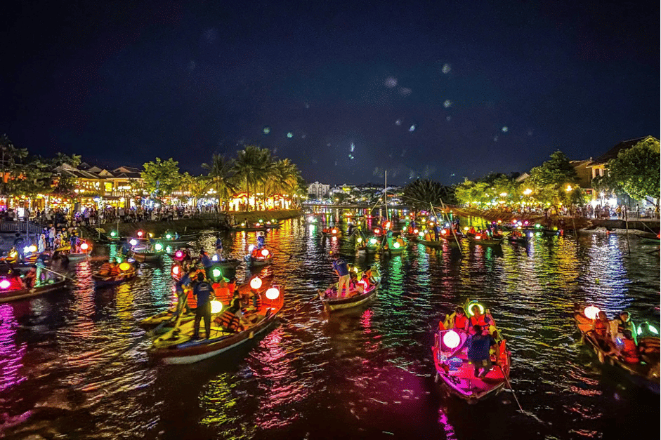 Vé đi thuyền và thả đèn hoa đăng Hội An
