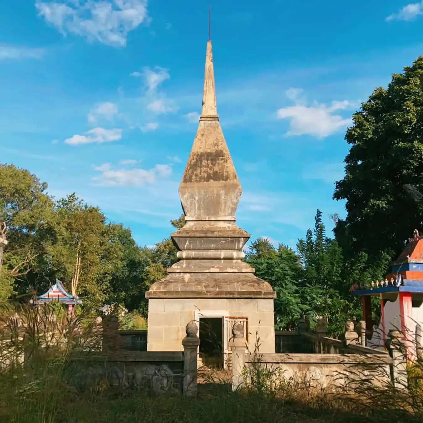 Mộ vua voi Bản Đôn