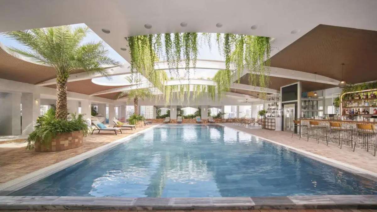 Rooftop Swimming Pool tại Silverland Mây Hotel