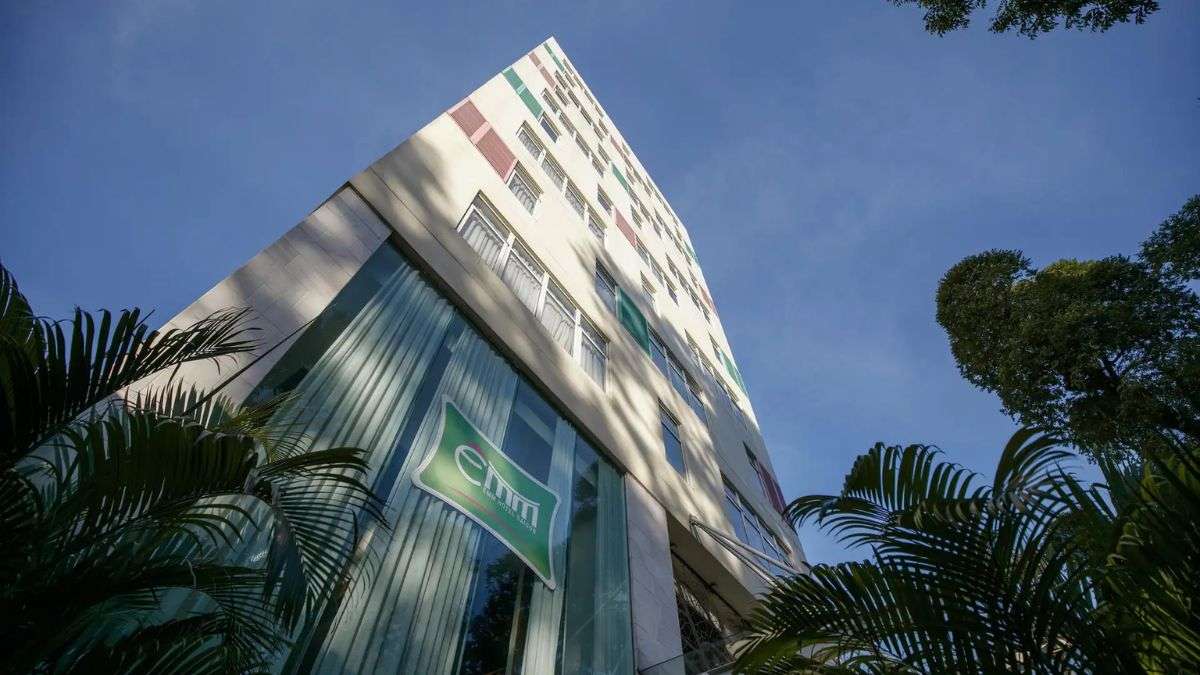 Hình ảnh EMM Hotel Saigon nhìn từ bên ngoài