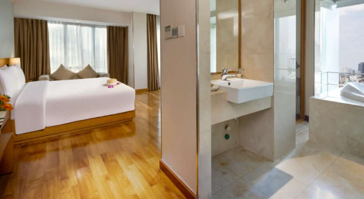 Executive Suite Mini Bar tại Harmony Saigon Hotel & Spa