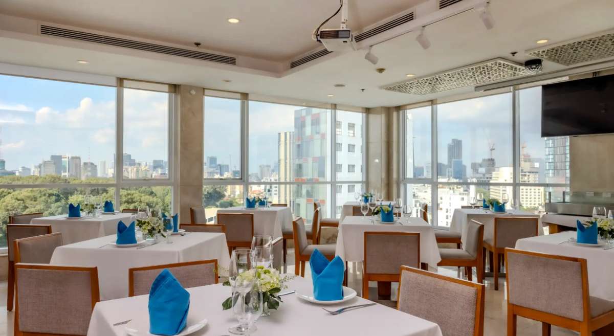 Sky Restaurant tại Harmony Saigon Hotel & Spa