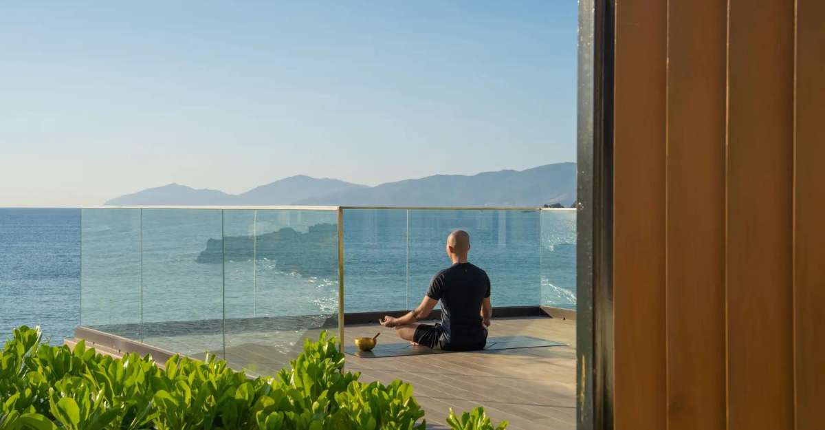 Tập yoga tại Gran Melia Nha Trang