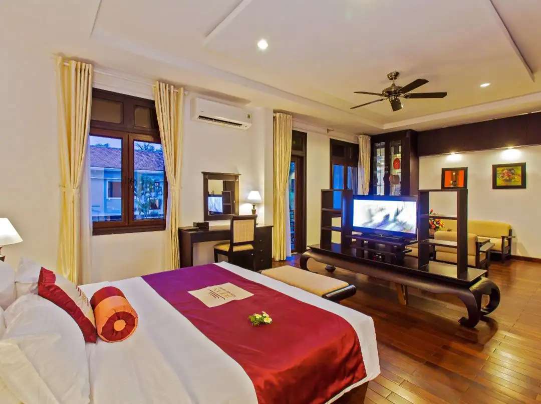 Phòng Suite King tại Hoi An Historic Hotel