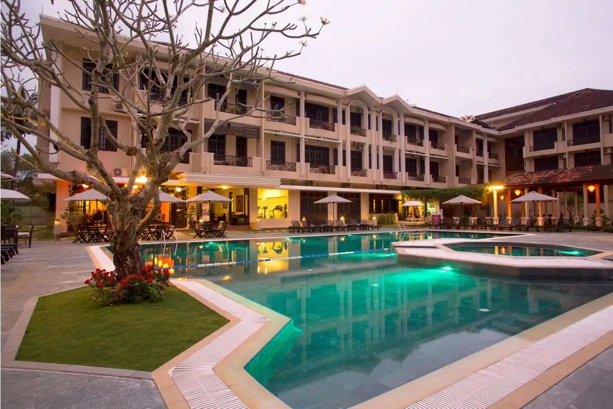 Hồ bơi nghỉ dưỡng tại Hoi An Historic Hotel