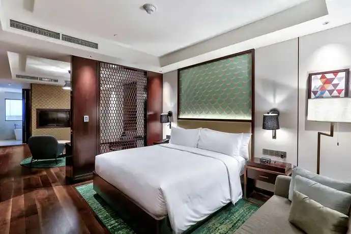 King One Bedroom Suite River View tại Hilton Da Nang