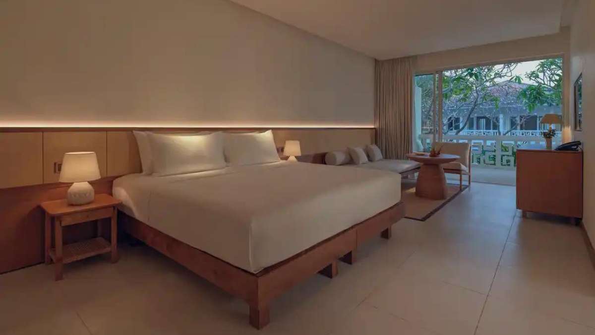 Phòng Deluxe Suite tại Azerai Ke Ga Bay