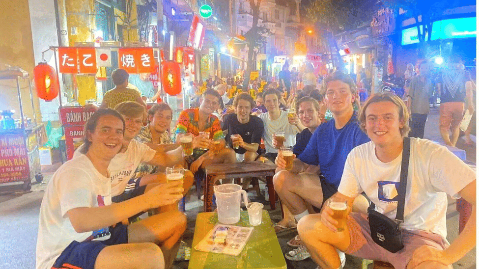 Tour nửa ngày khám phá ẩm thực đường phố Hà Nội