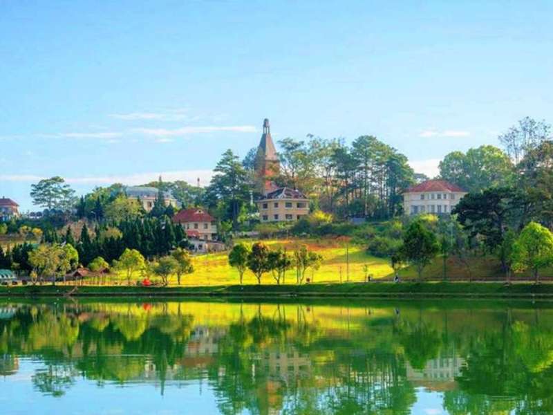 Hồ Xuân Hương ở gần Du Parc Hotel Dalat