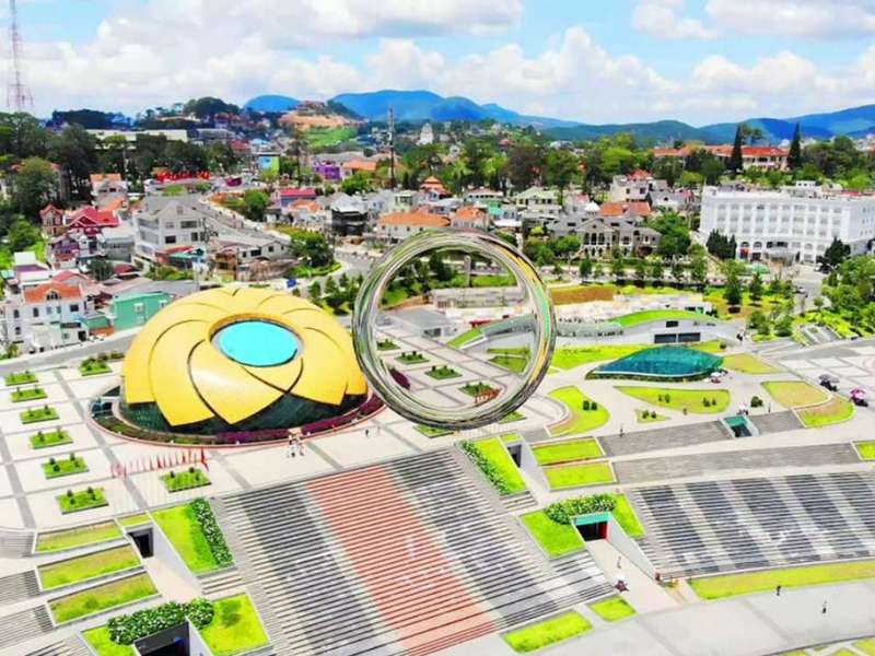 Toàn cảnh quảng trường Lâm Viên từ trên cao