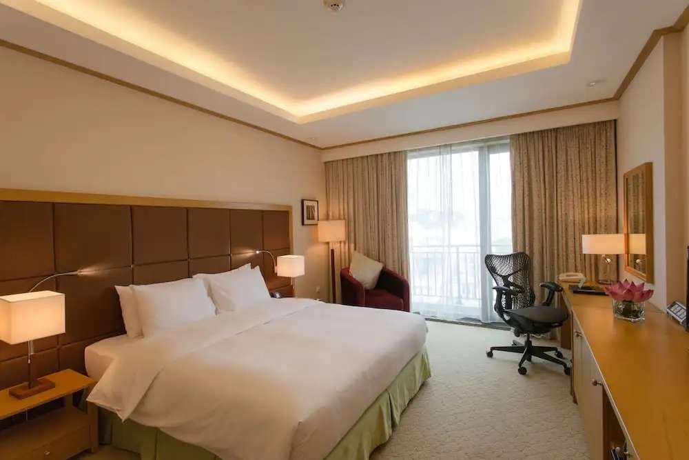 Phòng 1 King Bed của Hilton Garden Inn Hanoi