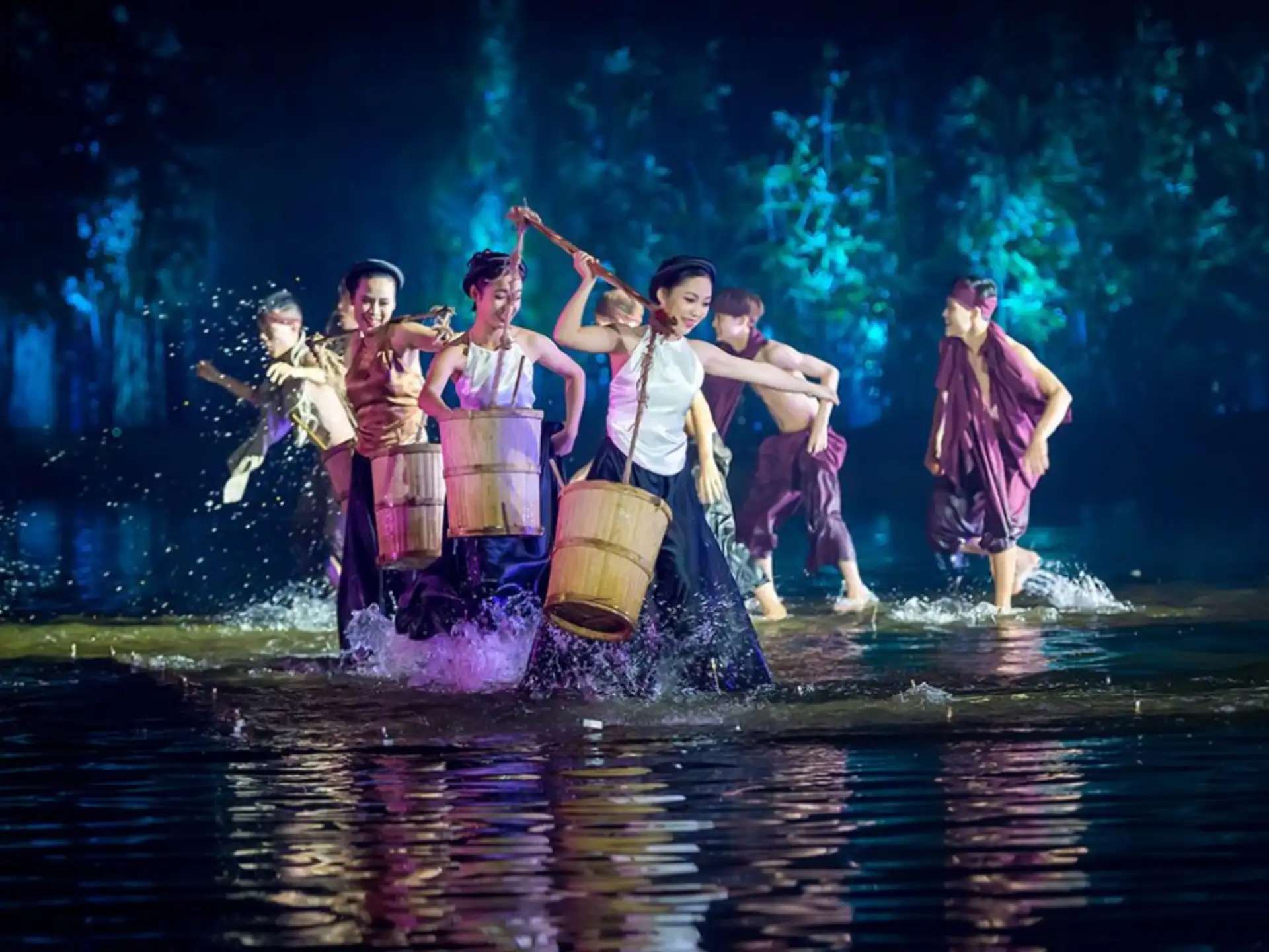Xem show diễn Tinh Hoa Bắc Bộ