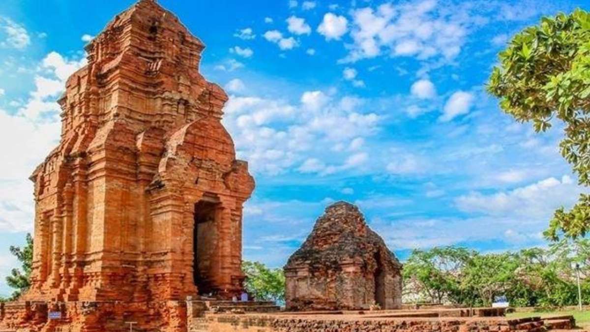 Tháp Chăm Poshanu cổ kính
