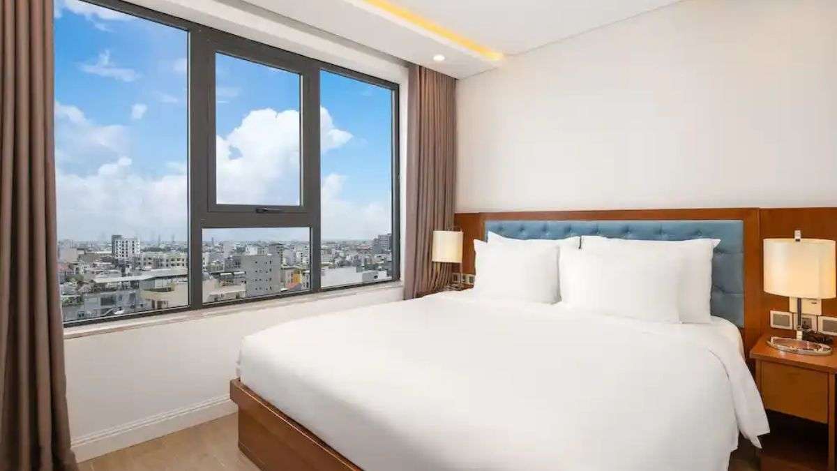 Không gian Premier Apartment 2 Bedrooms tại Paris Deli Danang Beach Hotel