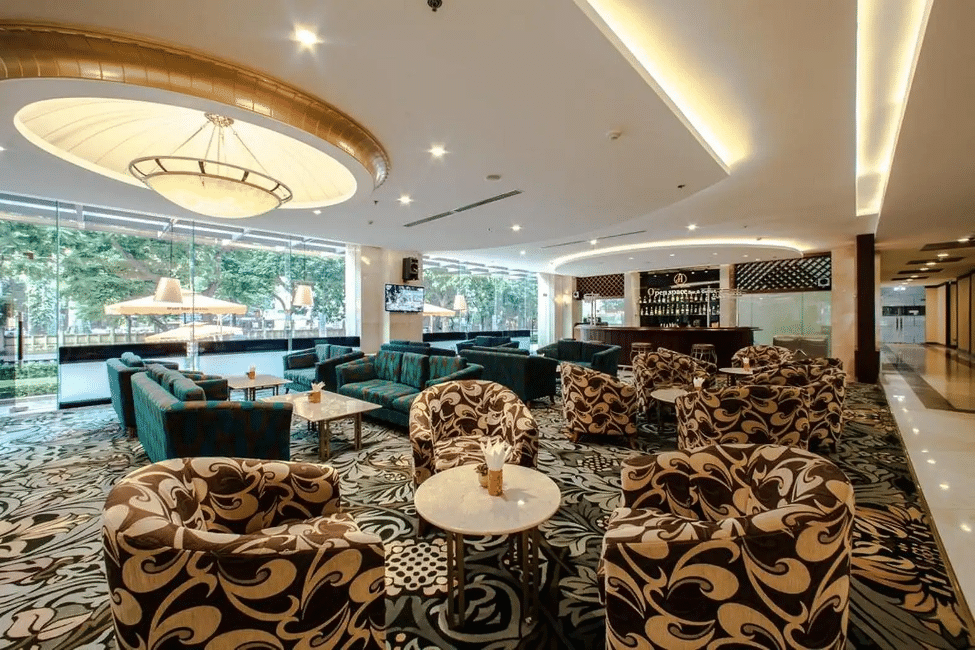 Open Space Bar tại Army Hotel