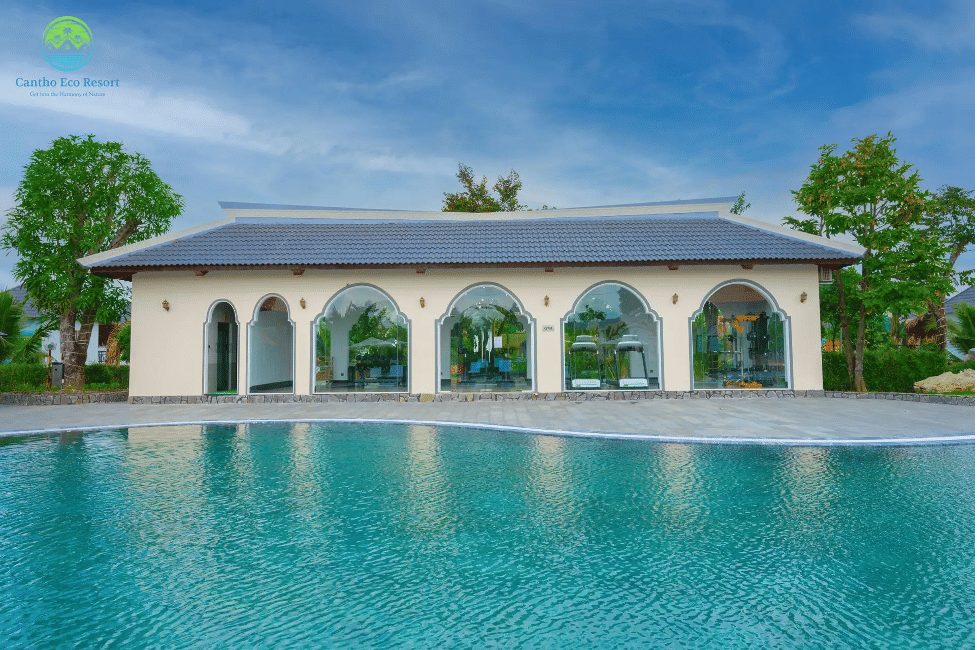 Hồ bơi nước mặn ngoài trời  tại Cantho Eco Resort