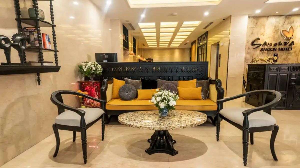 Không gian sảnh chờ tại Sanouva Saigon Hotel