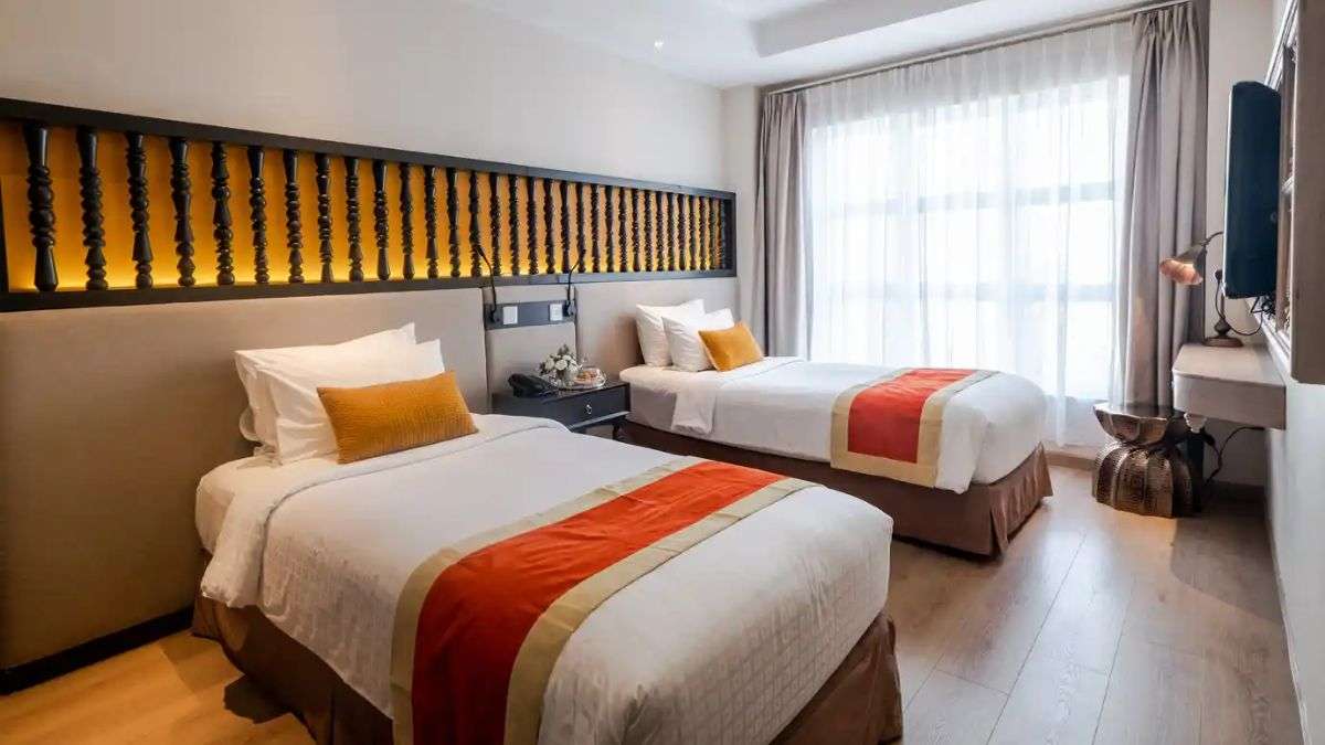 Không gian phòng Premium Deluxe Twin tại Sanouva Saigon Hotel