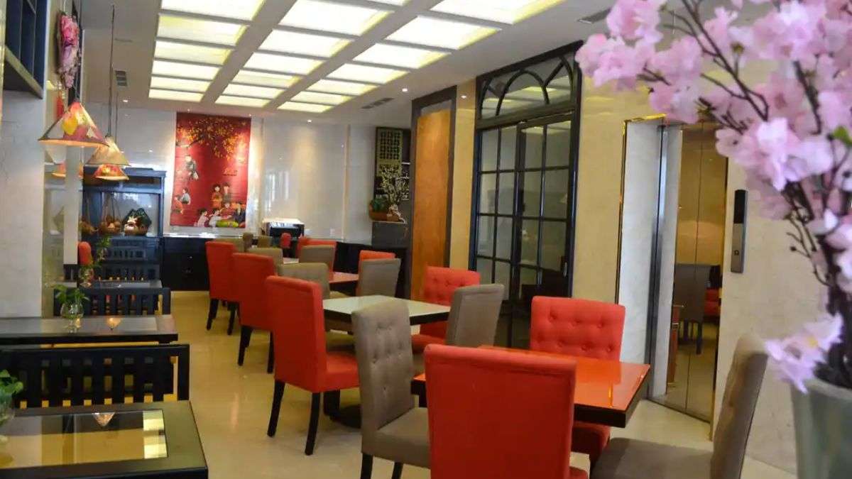 Nhà hàng Sanouva tại Sanouva Saigon Hotel