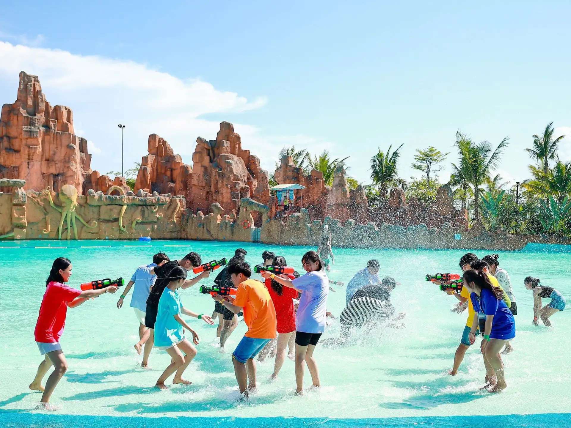 Khu vui chơi ngoài trời tại Vinwonders Nam Hội An gần La Siesta Hoi An Resort & Spa