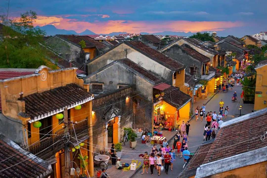 Hội An sầm uất về đêm - Địa điểm gần La Siesta Hoi An Resort & Spa